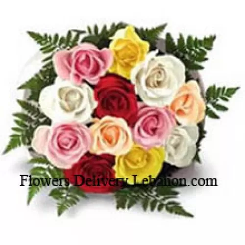 אשכול של 12 ורדים מעורבים בצבעים שונים