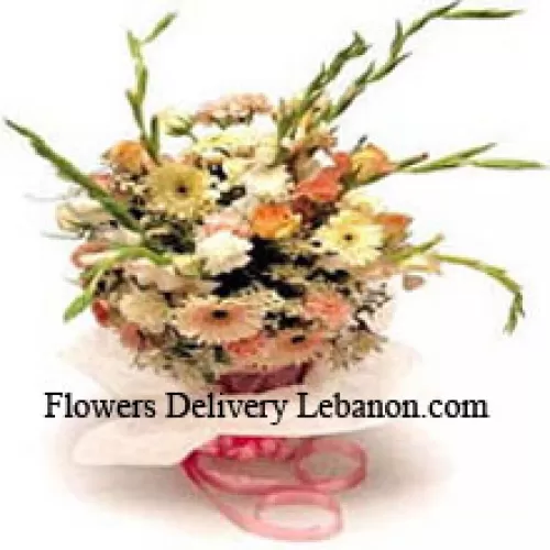 Букет из разноцветных цветов, включая ромашки и гладиолусы