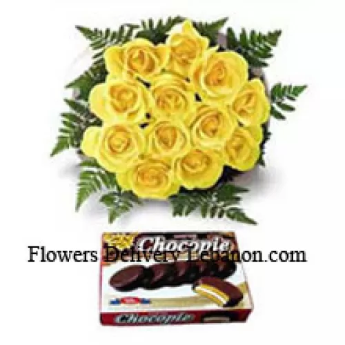 12 송이의 노란 장미 다발과 초콜릿 상자