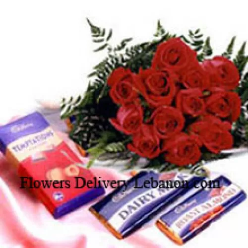 Bukiet 12 czerwonych róż z różnymi rodzajami czekolady