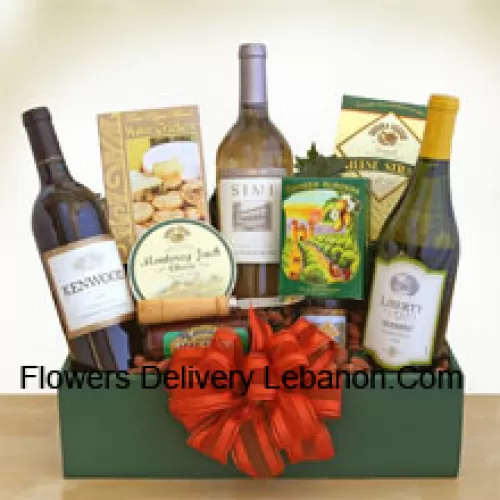 Esta Canasta de Regalo atada con un hermoso lazo contiene Cabernet Sauvignon, Chardonnay y un delicioso Sauvignon Blanc. Los aperitivos gourmet incluyen queso Monterey Jack, galletas de agua de tres pimientas, almendras ahumadas, un esparcidor de queso, palitos de queso Sonoma, salami y una mostaza mini del Valle de Napa. (El contenido de la cesta, incluido el vino, puede variar según la temporada y la ubicación de entrega. En caso de indisponibilidad de cierto producto, lo sustituiremos por un producto de igual o mayor valor)